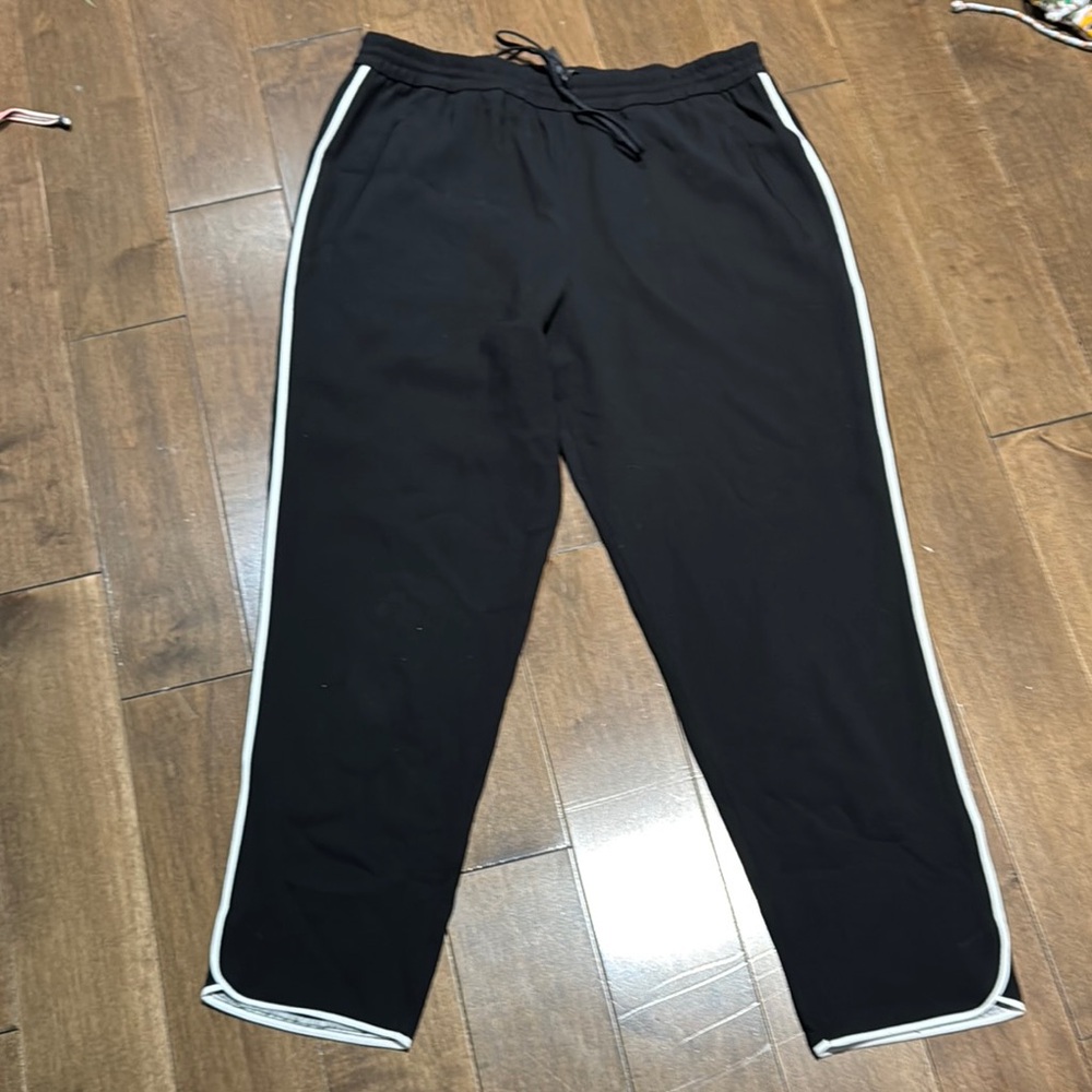 BCBG ankle pants sz M
